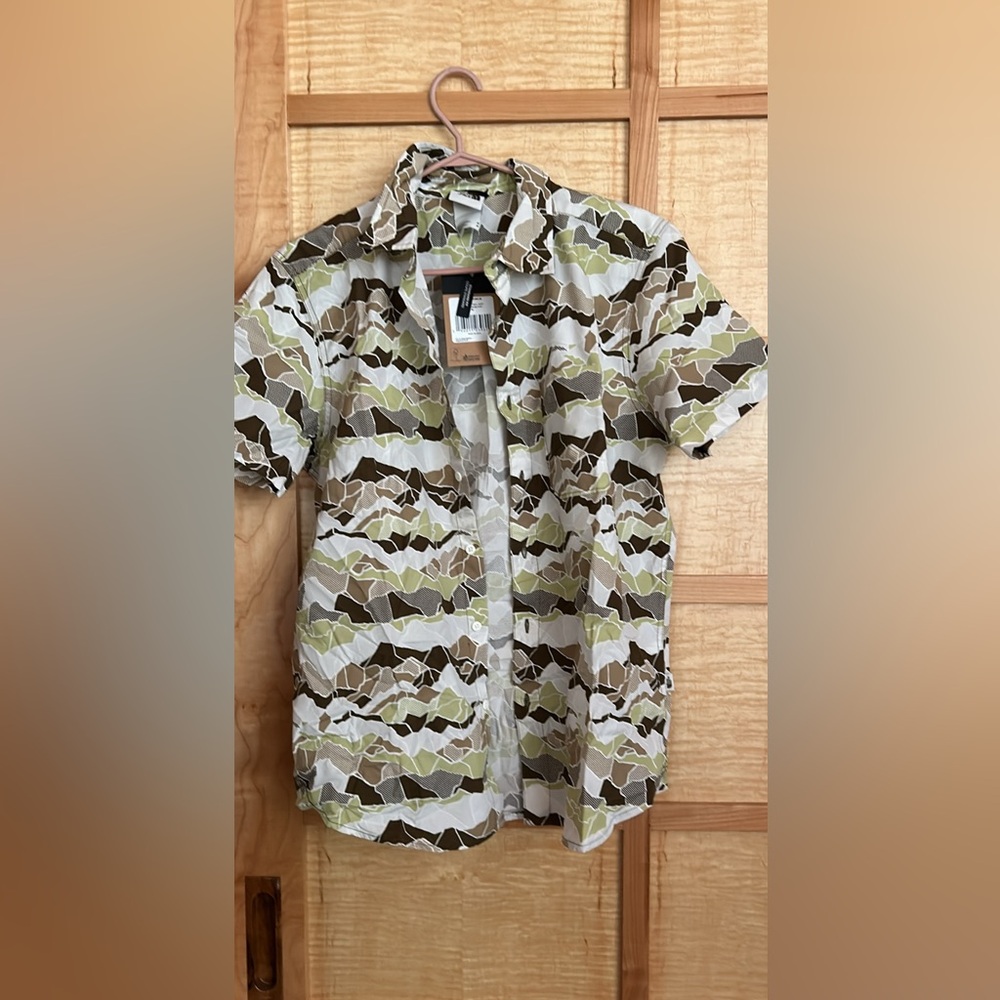 Men’s north face button up